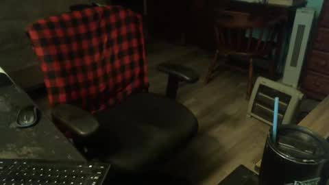 1handyanddee online show from February 28, 3:04 am