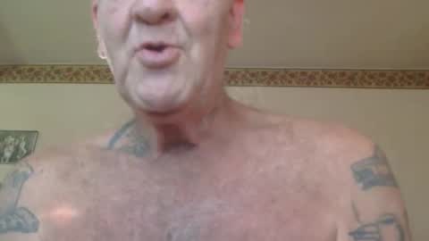 Snapshot of 1pizza__6beers chatting on October 2, 6:45 pm Pizza online show from October 2, 6:45 pm