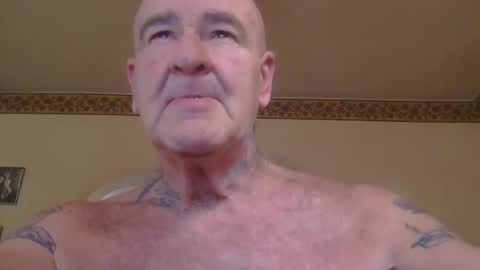 Snapshot of 1pizza__6beers chatting on October 20, 4:00 pm Pizza online show from October 20, 4:00 pm