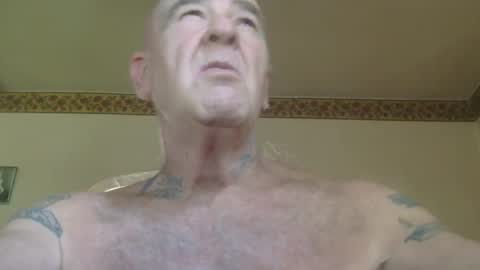 Snapshot of 1pizza__6beers chatting on October 1, 6:34 pm Pizza online show from October 1, 6:34 pm