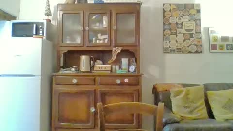 22esserre online show from November 21, 12:48 pm