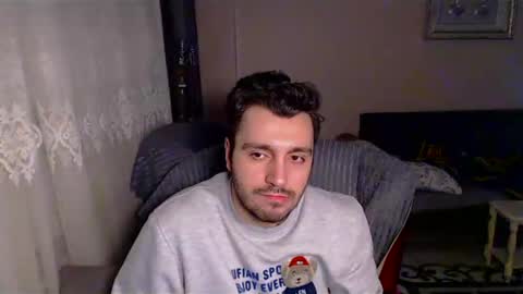 Snapshot of 2handsomeman chatting on February 19, 10:31 pm Berk online show from February 19, 10:31 pm