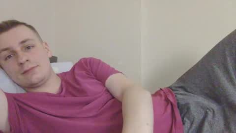 Snapshot of 3andy3 chatting on October 21, 7:11 am Andy online show from October 21, 7:11 am