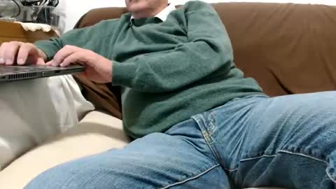 F E L I X -  -  F O ll O W      M E  online show from December 11, 4:27 pm