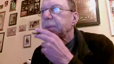 Snapshot of 64shorty chatting on October 21, 11:46 am 64shorty online show from October 21, 11:46 am