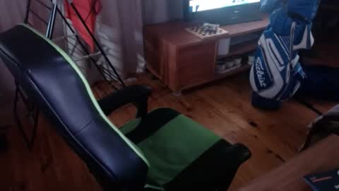 6791looking online show from November 22, 6:02 am