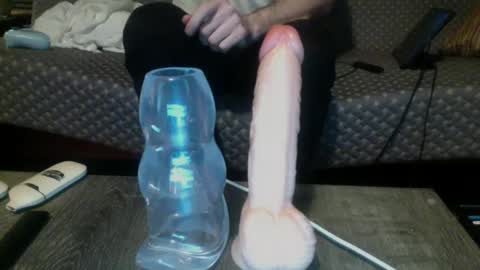 Snapshot of 69ass_tastic chatting on February 9, 7:16 am Chris online show from February 9, 7:16 am