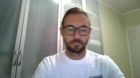 Snapshot of 77architt chatting on October 6, 8:19 am 77architt online show from October 6, 8:19 am
