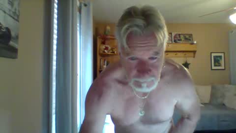 Snapshot of 7loong6thik chatting on October 8, 3:05 pm 7loong6thik online show from October 8, 3:05 pm