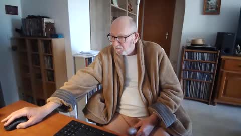  Papi  online show from March 15, 9:50 am