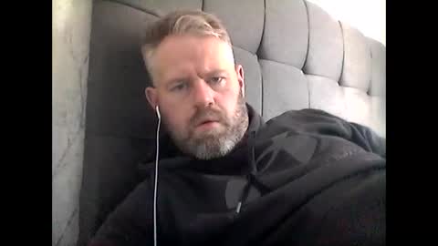 81jonnyx online show from November 19, 12:05 pm