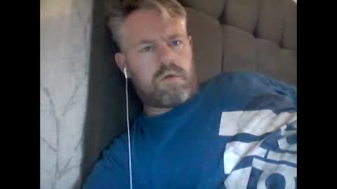 81jonnyx online show from December 31, 10:26 am