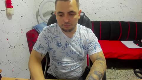 Snapshot of _ace_ventura chatting on December 23, 4:28 pm ---- online show from December 23, 4:28 pm