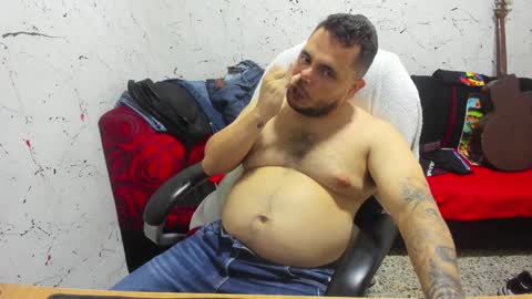 Snapshot of _ace_ventura chatting on January 20, 4:32 am ---- online show from January 20, 4:32 am