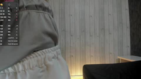 _erick_j online show from April 8, 9:12 pm