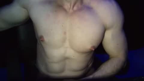 Snapshot of _hashtag chatting on December 9, 3:40 am _hashtag online show from December 9, 3:40 am