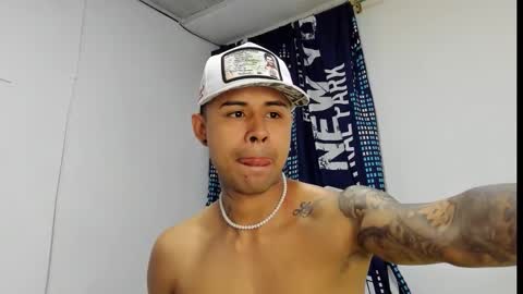 _logan_colton_ online show from November 27, 1:09 am