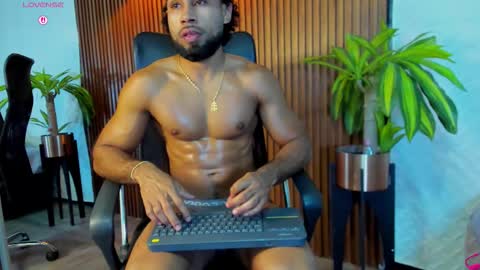 _luca_flame online show from November 12, 5:02 am