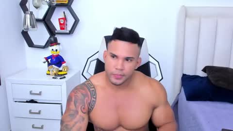 Snapshot of _matthew_santos_ chatting on January 20, 10:59 pm _matthew_santos_ online show from January 20, 10:59 pm