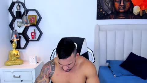 _matthew_santos_ online show from December 17, 10:38 pm