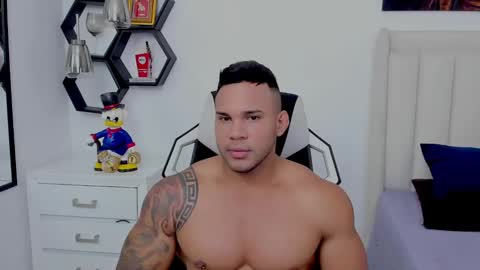 Snapshot of _matthew_santos_ chatting on January 11, 12:07 pm _matthew_santos_ online show from January 11, 12:07 pm