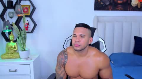 Snapshot of _matthew_santos_ chatting on October 19, 3:44 am _matthew_santos_ online show from October 19, 3:44 am