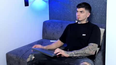 _mrcock_ online show from March 24, 4:06 am