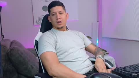 Roberto online show from March 26, 1:04 pm