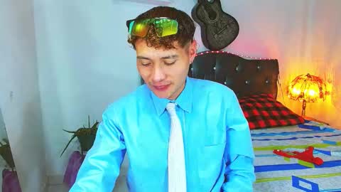 santi online show from March 24, 8:41 am