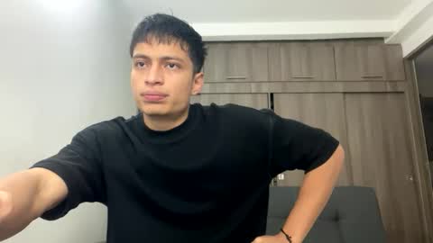 Juan Pablo-independent model online show from March 15, 2:52 am