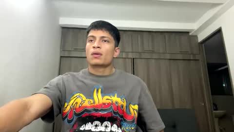 Juan Pablo-independent model online show from February 5, 6:42 am