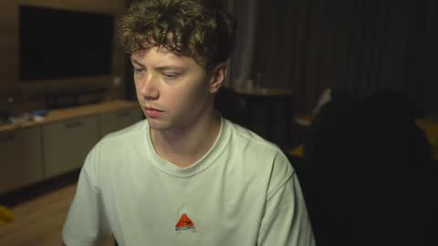 OLIVERERENMARCUSpvt is open online show from January 4, 3:07 am