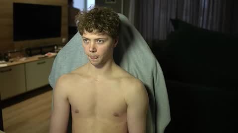 OLIVERERENMARCUSpvt is open online show from February 6, 12:13 pm