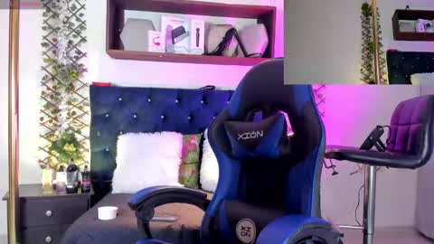 Taylor online show from December 4, 10:28 pm