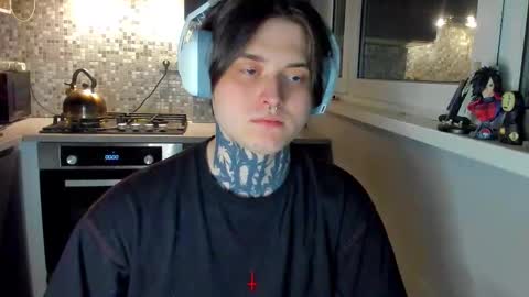 _torfin_ online show from February 1, 8:51 pm