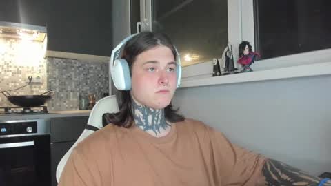 _torfin_ online show from February 16, 7:05 pm