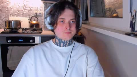 _torfin_ online show from April 4, 11:13 pm