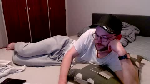 _whoisthatguy_ online show from February 1, 12:48 pm