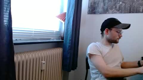 _whoisthatguy_ online show from October 24, 2:19 pm