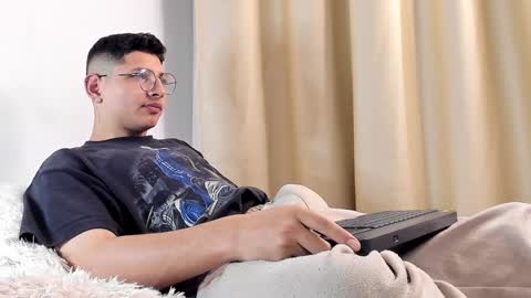 alejo online show from February 8, 6:33 am