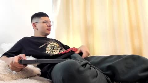 alejo online show from December 19, 4:46 pm