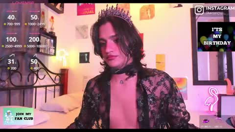 Snapshot of aaron_darkus chatting on October 14, 1:34 am Aaron online show from October 14, 1:34 am