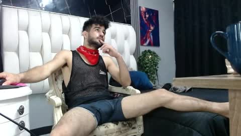 aaron_jones_1 online show from April 16, 10:12 pm