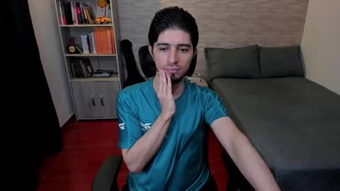 Aaron online show from February 12, 7:13 pm