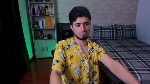 Aaron online show from September 13, 8:32 pm