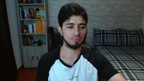 Aaron online show from October 3, 8:14 pm