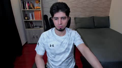 Aaron online show from January 25, 9:04 pm