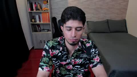 Aaron online show from December 18, 9:18 pm