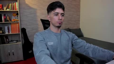 Aaron online show from February 25, 7:14 pm