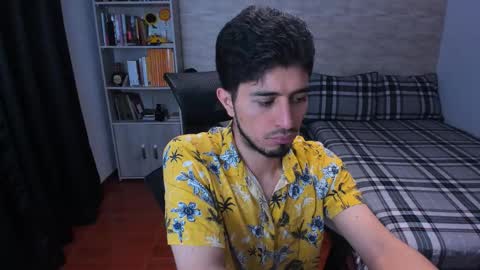 Aaron online show from September 25, 8:08 pm